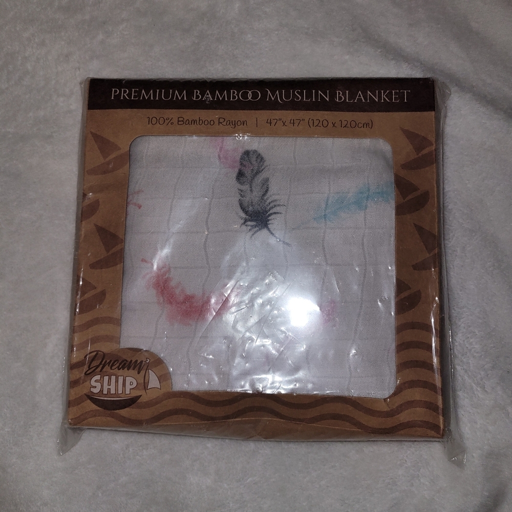 New Bamboo Premium Lightweight Muslin Baby Blanket with Feather Design.